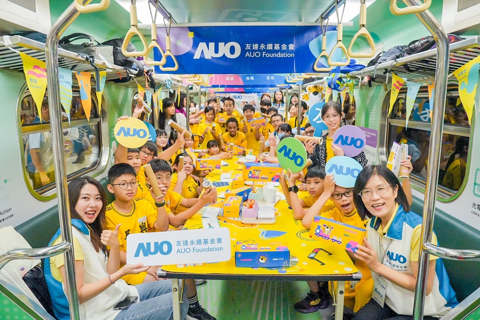 88BIFA永續基金會響應國科會推動的「臺灣科普環島列車」正式啟航，透過「生活中的科學」車廂課程設計，展開為期6天巡迴全臺17個縣市、停靠32站的移動式科普之旅
